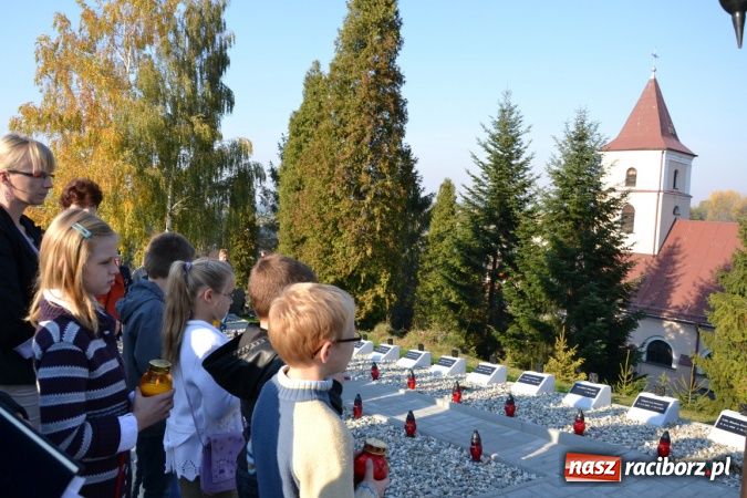 Zdjęcie w galerii na portalu naszraciborz.pl: Odnowiono groby żołnierzy niemieckich przy kościele w Owsiszczach wiadomości z regionu