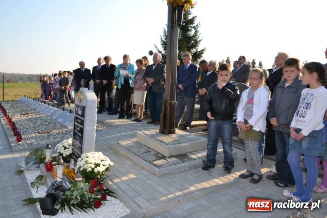 Zdjęcie w galerii na portalu naszraciborz.pl: Odnowiono groby żołnierzy niemieckich przy kościele w Owsiszczach wiadomości z regionu