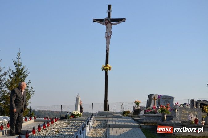Zdjęcie w galerii na portalu naszraciborz.pl: Odnowiono groby żołnierzy niemieckich przy kościele w Owsiszczach wiadomości z regionu