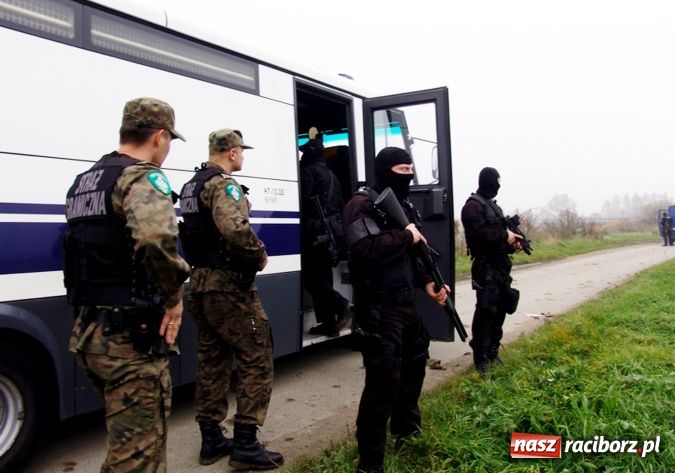 Zdjęcie w galerii na portalu naszraciborz.pl: Konwój 2012 - ćwiczenia służb mundurowych wiadomości z regionu