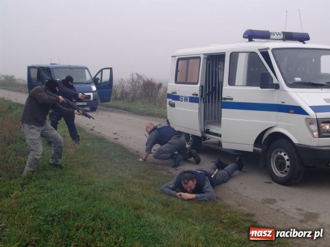 Zdjęcie w galerii na portalu naszraciborz.pl: Konwój 2012 - ćwiczenia służb mundurowych wiadomości z regionu