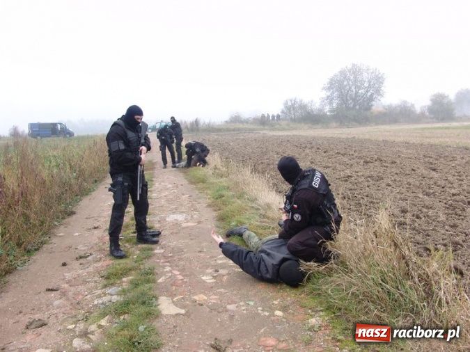 Zdjęcie w galerii na portalu naszraciborz.pl: Konwój 2012 - ćwiczenia służb mundurowych wiadomości z regionu