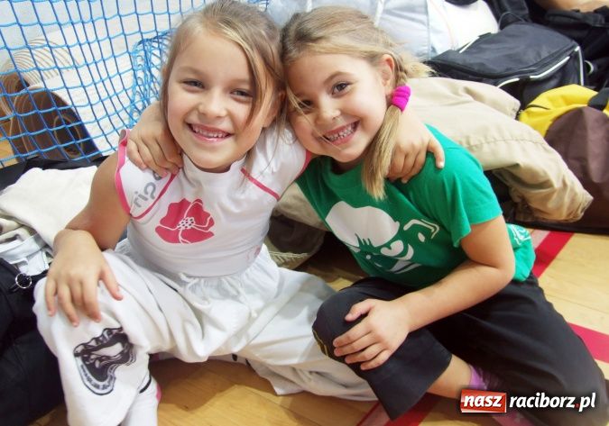 Zdjęcie w galerii na portalu naszraciborz.pl: Worek medali młodych zawodników Łamatora wiadomości z regionu