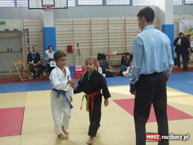 Zdjęcie w galerii na portalu naszraciborz.pl: Worek medali młodych zawodników Łamatora wiadomości z regionu