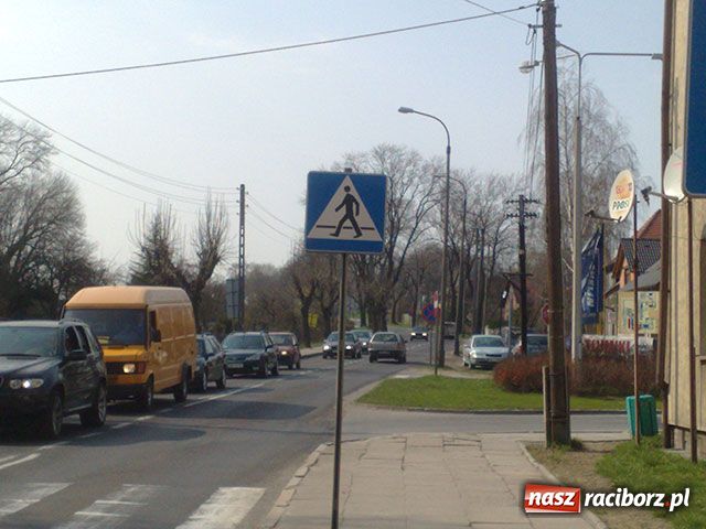 Zdjęcie w galerii na portalu naszraciborz.pl: To już tragedia - korek na Głubczyckiej wiadomości z regionu