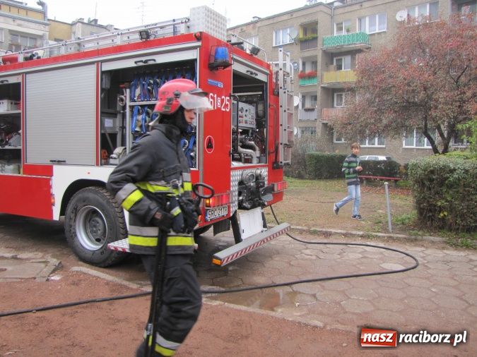 Zdjęcie w galerii na portalu naszraciborz.pl: W Rudach ulatniał się gaz, w Raciborzu palił się dach wiadomości z regionu