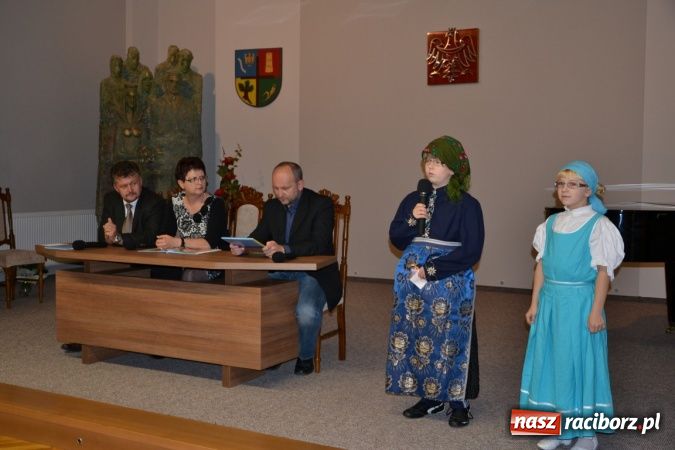 Zdjęcie w galerii na portalu naszraciborz.pl: Promocja nowej książki o gminie Krzyżanowice wiadomości z regionu