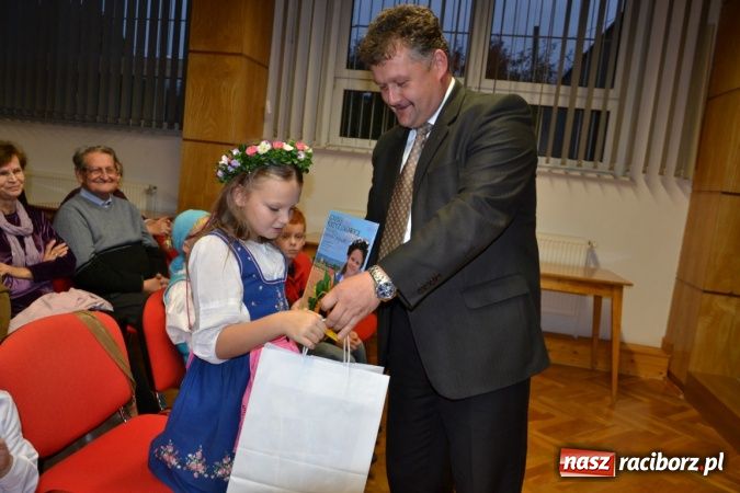 Zdjęcie w galerii na portalu naszraciborz.pl: Promocja nowej książki o gminie Krzyżanowice wiadomości z regionu