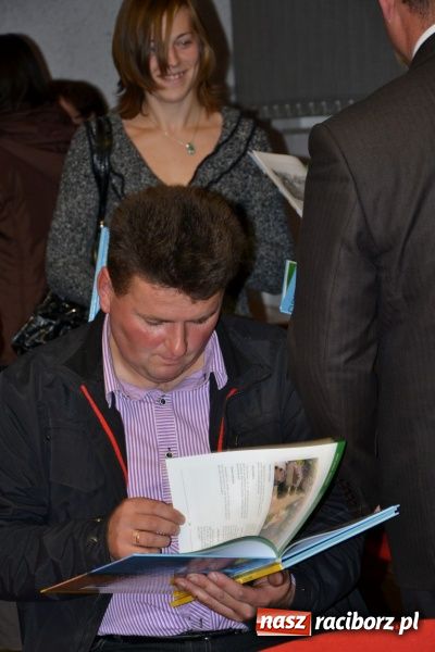 Zdjęcie w galerii na portalu naszraciborz.pl: Promocja nowej książki o gminie Krzyżanowice wiadomości z regionu