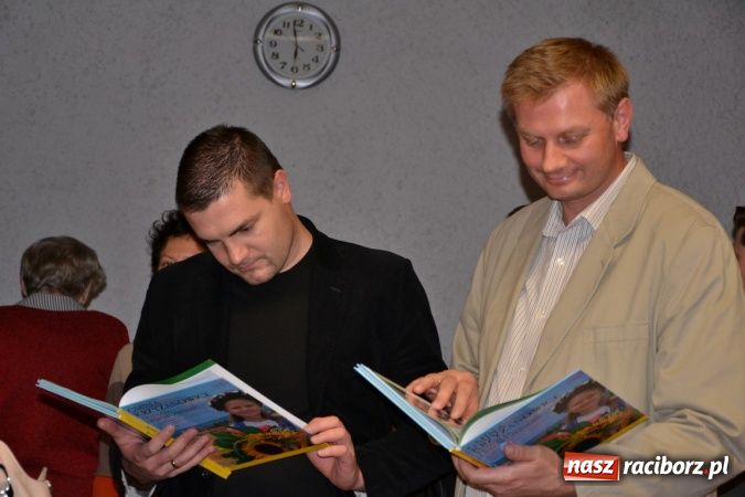 Zdjęcie w galerii na portalu naszraciborz.pl: Promocja nowej książki o gminie Krzyżanowice wiadomości z regionu