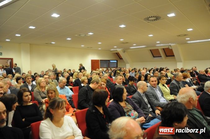 Zdjęcie w galerii na portalu naszraciborz.pl: Dzieje ziemi raciborskiej - promocja książki na zamku wiadomości z regionu