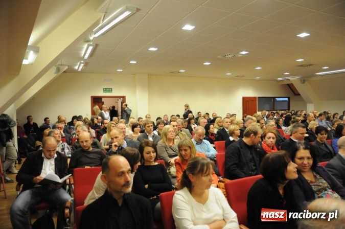 Zdjęcie w galerii na portalu naszraciborz.pl: Dzieje ziemi raciborskiej - promocja książki na zamku wiadomości z regionu