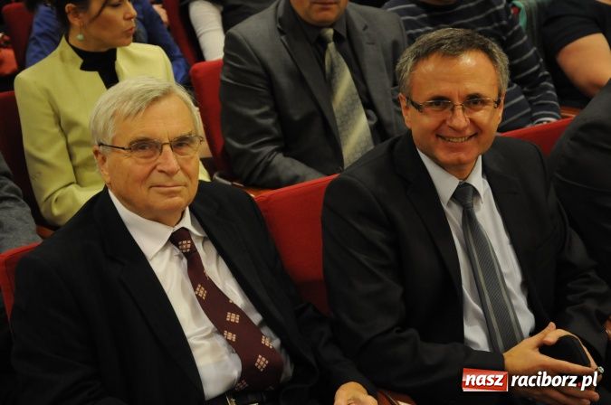 Zdjęcie w galerii na portalu naszraciborz.pl: Dzieje ziemi raciborskiej - promocja książki na zamku wiadomości z regionu