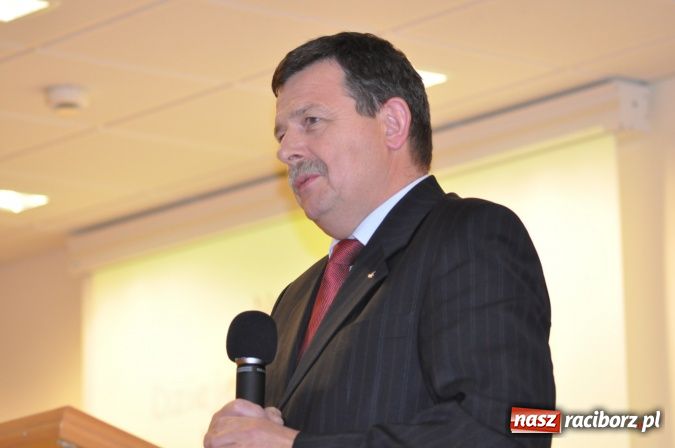 Zdjęcie w galerii na portalu naszraciborz.pl: Dzieje ziemi raciborskiej - promocja książki na zamku wiadomości z regionu