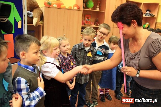 Zdjęcie w galerii na portalu naszraciborz.pl: Nowe Wesołe Świetliki w Szkole Podstawowej nr 13 wiadomości z regionu