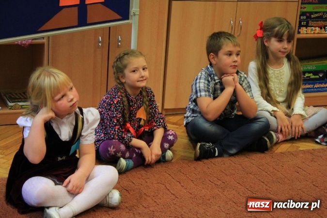 Zdjęcie w galerii na portalu naszraciborz.pl: Nowe Wesołe Świetliki w Szkole Podstawowej nr 13 wiadomości z regionu