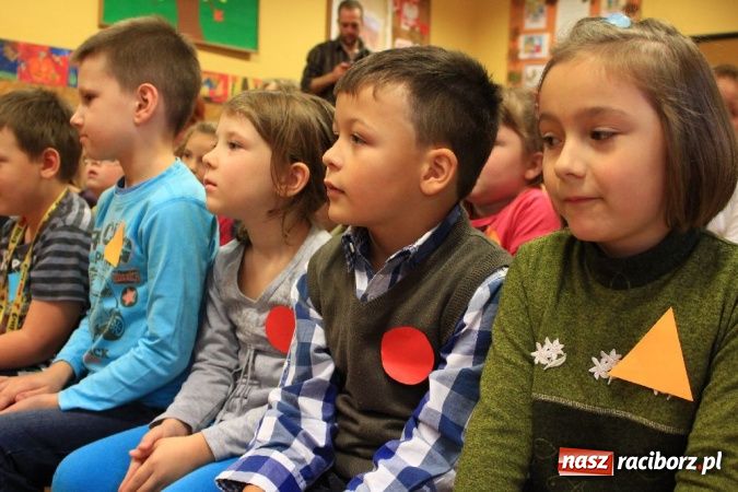 Zdjęcie w galerii na portalu naszraciborz.pl: Nowe Wesołe Świetliki w Szkole Podstawowej nr 13 wiadomości z regionu