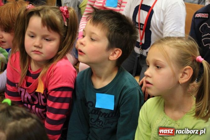 Zdjęcie w galerii na portalu naszraciborz.pl: Nowe Wesołe Świetliki w Szkole Podstawowej nr 13 wiadomości z regionu
