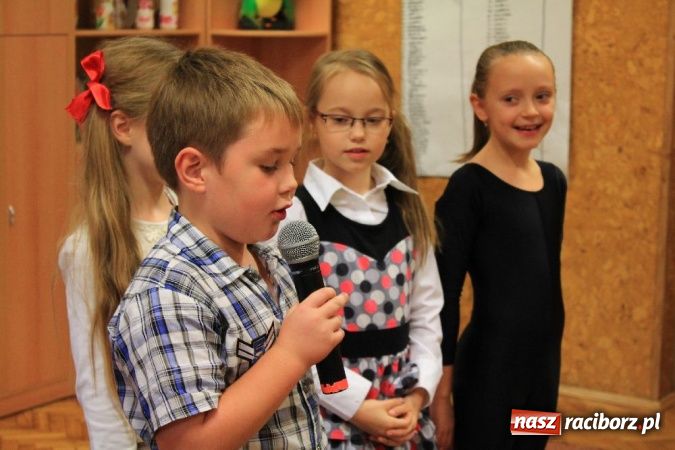 Zdjęcie w galerii na portalu naszraciborz.pl: Nowe Wesołe Świetliki w Szkole Podstawowej nr 13 wiadomości z regionu