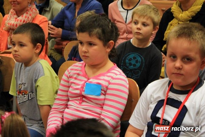 Zdjęcie w galerii na portalu naszraciborz.pl: Nowe Wesołe Świetliki w Szkole Podstawowej nr 13 wiadomości z regionu