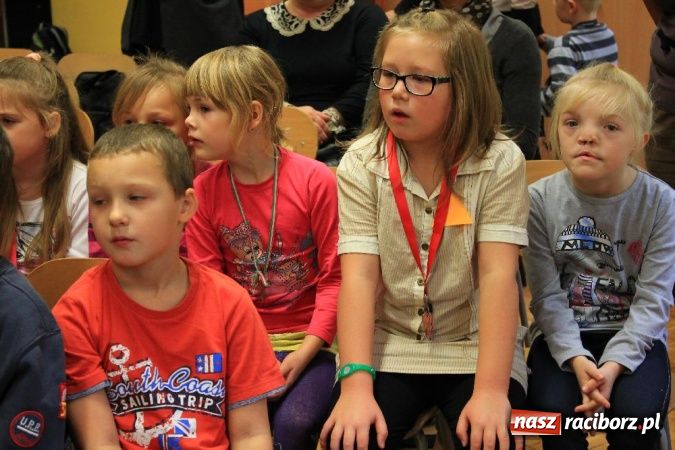 Zdjęcie w galerii na portalu naszraciborz.pl: Nowe Wesołe Świetliki w Szkole Podstawowej nr 13 wiadomości z regionu