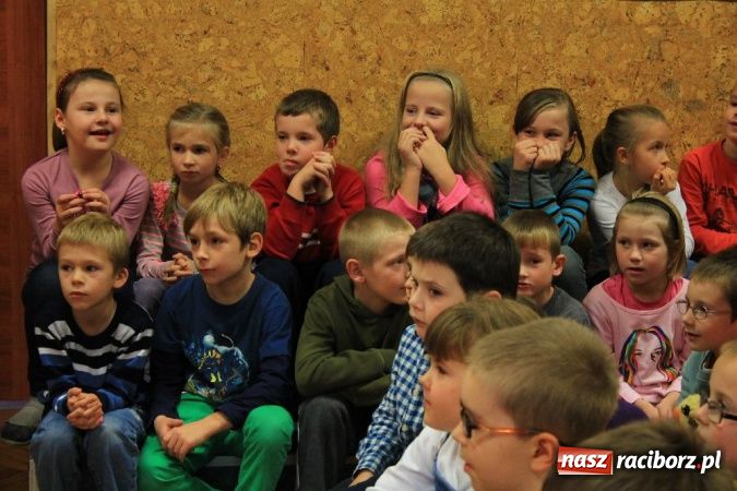 Zdjęcie w galerii na portalu naszraciborz.pl: Nowe Wesołe Świetliki w Szkole Podstawowej nr 13 wiadomości z regionu