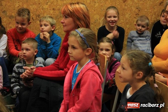 Zdjęcie w galerii na portalu naszraciborz.pl: Nowe Wesołe Świetliki w Szkole Podstawowej nr 13 wiadomości z regionu