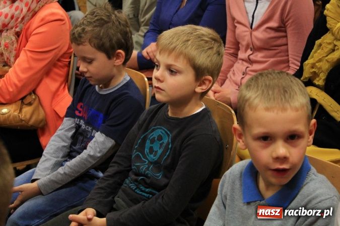 Zdjęcie w galerii na portalu naszraciborz.pl: Nowe Wesołe Świetliki w Szkole Podstawowej nr 13 wiadomości z regionu