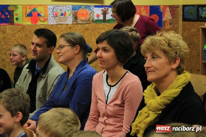 Zdjęcie w galerii na portalu naszraciborz.pl: Nowe Wesołe Świetliki w Szkole Podstawowej nr 13 wiadomości z regionu