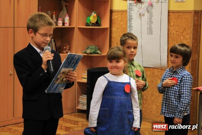 Zdjęcie w galerii na portalu naszraciborz.pl: Nowe Wesołe Świetliki w Szkole Podstawowej nr 13 wiadomości z regionu