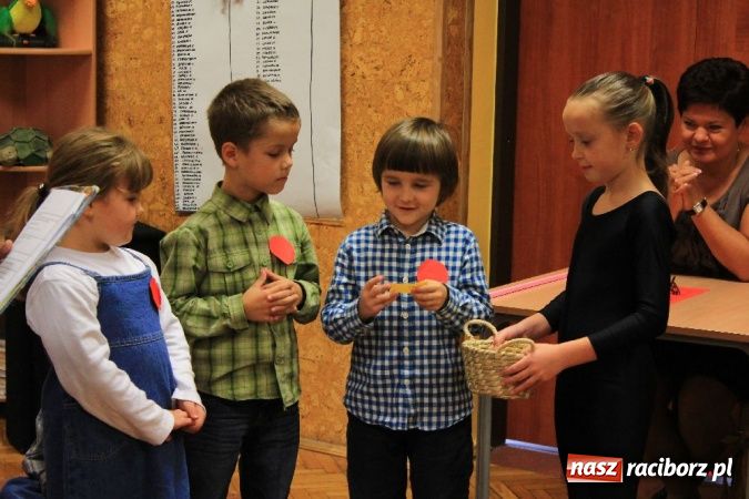 Zdjęcie w galerii na portalu naszraciborz.pl: Nowe Wesołe Świetliki w Szkole Podstawowej nr 13 wiadomości z regionu