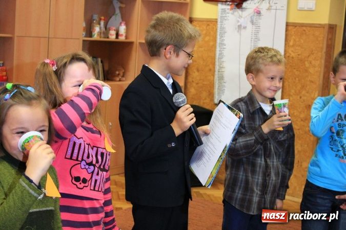 Zdjęcie w galerii na portalu naszraciborz.pl: Nowe Wesołe Świetliki w Szkole Podstawowej nr 13 wiadomości z regionu