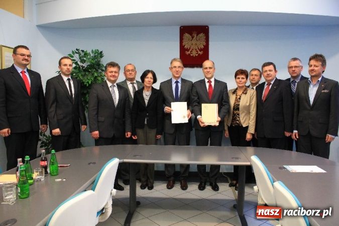 Zdjęcie w galerii na portalu naszraciborz.pl: Racibórz został oficjalnie liderem wojewódzkiej inwestycji  wiadomości z regionu