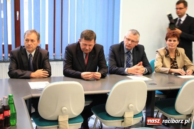 Zdjęcie w galerii na portalu naszraciborz.pl: Racibórz został oficjalnie liderem wojewódzkiej inwestycji  wiadomości z regionu