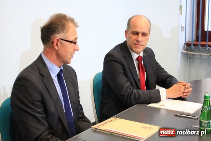 Zdjęcie w galerii na portalu naszraciborz.pl: Racibórz został oficjalnie liderem wojewódzkiej inwestycji  wiadomości z regionu