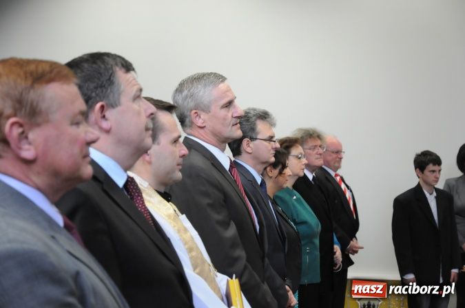 Zdjęcie w galerii na portalu naszraciborz.pl: Rudy mają nowoczesną i funkcjonalną halę sportową ze stołówką i świetlicą wiadomości z regionu