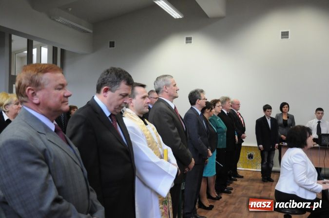 Zdjęcie w galerii na portalu naszraciborz.pl: Rudy mają nowoczesną i funkcjonalną halę sportową ze stołówką i świetlicą wiadomości z regionu