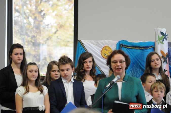 Zdjęcie w galerii na portalu naszraciborz.pl: Rudy mają nowoczesną i funkcjonalną halę sportową ze stołówką i świetlicą wiadomości z regionu