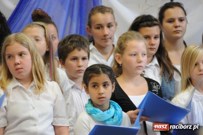 Zdjęcie w galerii na portalu naszraciborz.pl: Rudy mają nowoczesną i funkcjonalną halę sportową ze stołówką i świetlicą wiadomości z regionu