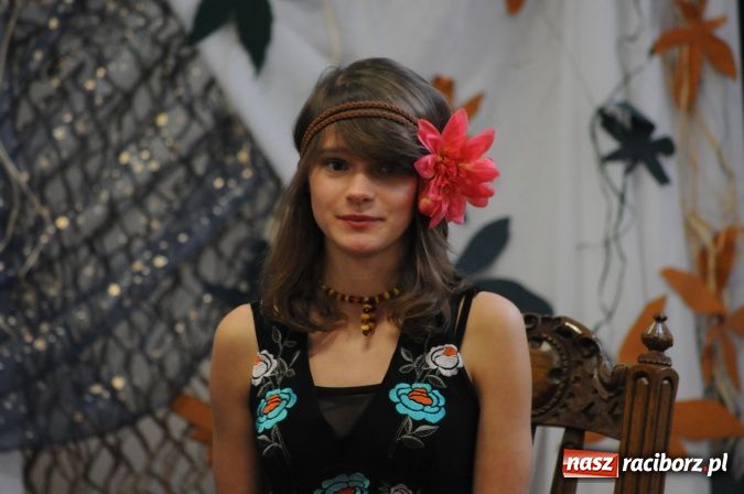 Zdjęcie w galerii na portalu naszraciborz.pl: Rudy mają nowoczesną i funkcjonalną halę sportową ze stołówką i świetlicą wiadomości z regionu