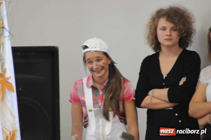 Zdjęcie w galerii na portalu naszraciborz.pl: Rudy mają nowoczesną i funkcjonalną halę sportową ze stołówką i świetlicą wiadomości z regionu