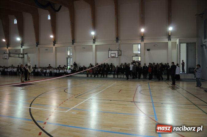 Zdjęcie w galerii na portalu naszraciborz.pl: Rudy mają nowoczesną i funkcjonalną halę sportową ze stołówką i świetlicą wiadomości z regionu