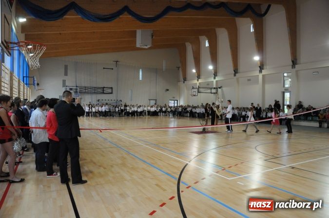 Zdjęcie w galerii na portalu naszraciborz.pl: Rudy mają nowoczesną i funkcjonalną halę sportową ze stołówką i świetlicą wiadomości z regionu