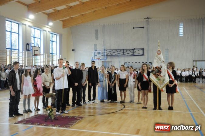 Zdjęcie w galerii na portalu naszraciborz.pl: Rudy mają nowoczesną i funkcjonalną halę sportową ze stołówką i świetlicą wiadomości z regionu