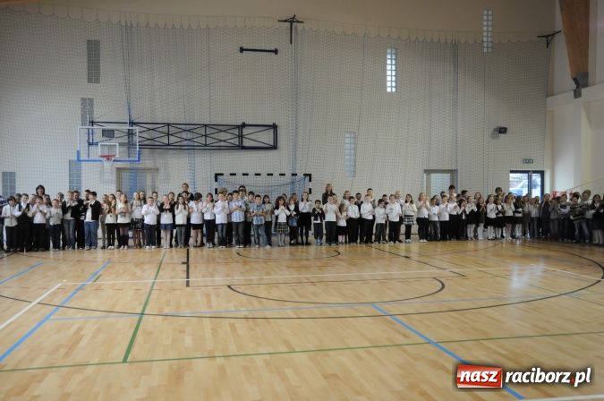 Zdjęcie w galerii na portalu naszraciborz.pl: Rudy mają nowoczesną i funkcjonalną halę sportową ze stołówką i świetlicą wiadomości z regionu