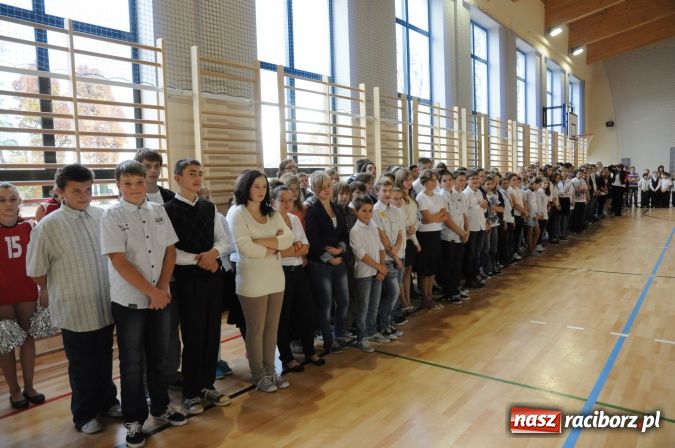 Zdjęcie w galerii na portalu naszraciborz.pl: Rudy mają nowoczesną i funkcjonalną halę sportową ze stołówką i świetlicą wiadomości z regionu