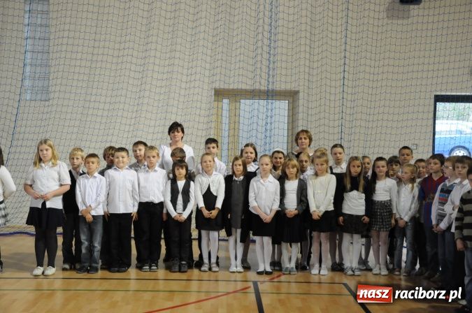 Zdjęcie w galerii na portalu naszraciborz.pl: Rudy mają nowoczesną i funkcjonalną halę sportową ze stołówką i świetlicą wiadomości z regionu