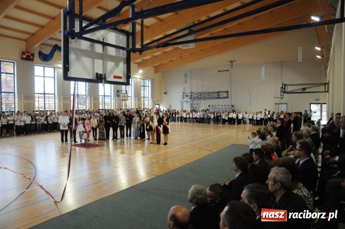 Zdjęcie w galerii na portalu naszraciborz.pl: Rudy mają nowoczesną i funkcjonalną halę sportową ze stołówką i świetlicą wiadomości z regionu