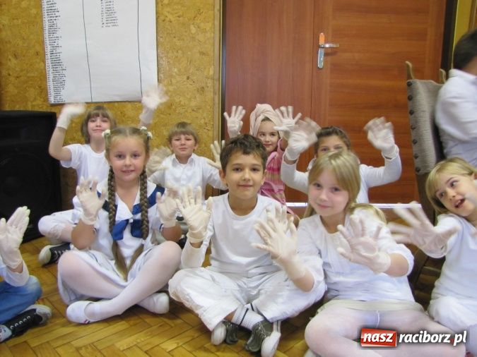 Zdjęcie w galerii na portalu naszraciborz.pl: Mydło wszystko umyje, nawet uszy i szyję  wiadomości z regionu