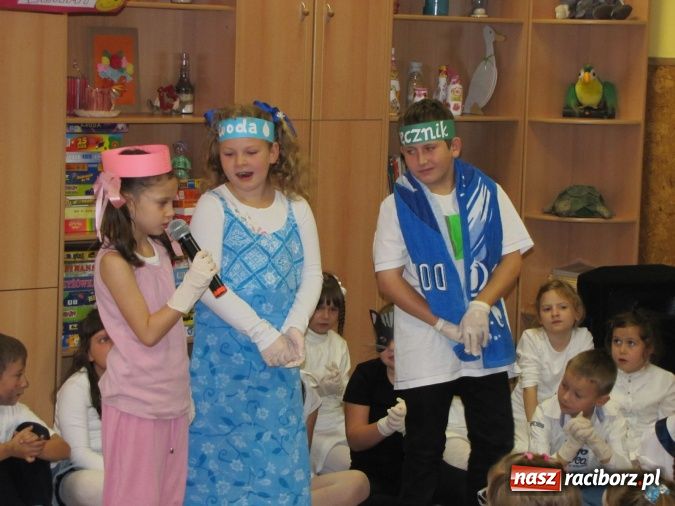 Zdjęcie w galerii na portalu naszraciborz.pl: Mydło wszystko umyje, nawet uszy i szyję  wiadomości z regionu